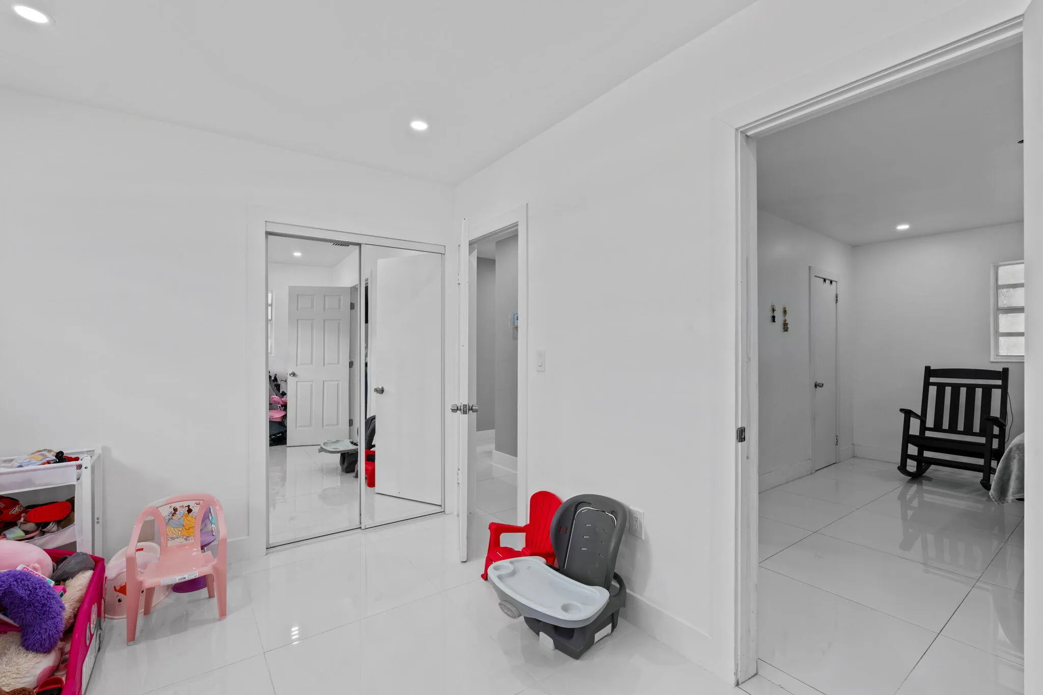 Bedroom. 2