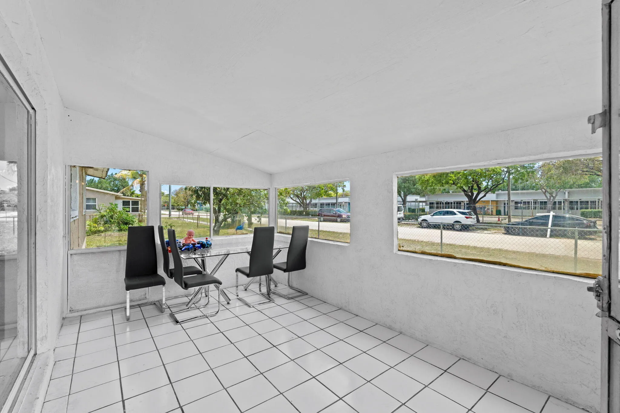 27-web-or-mls-A7402230