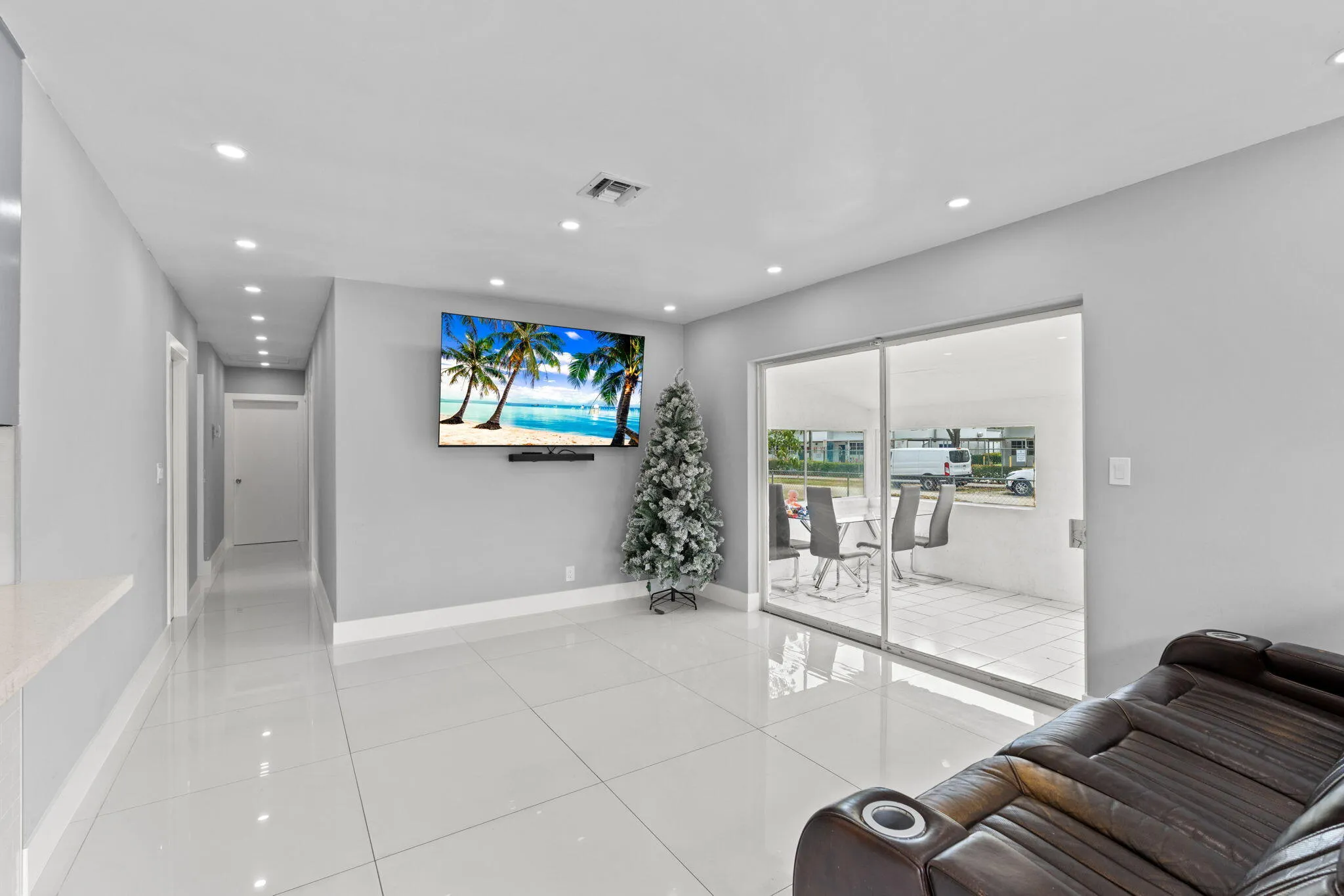 8-web-or-mls-A7402214