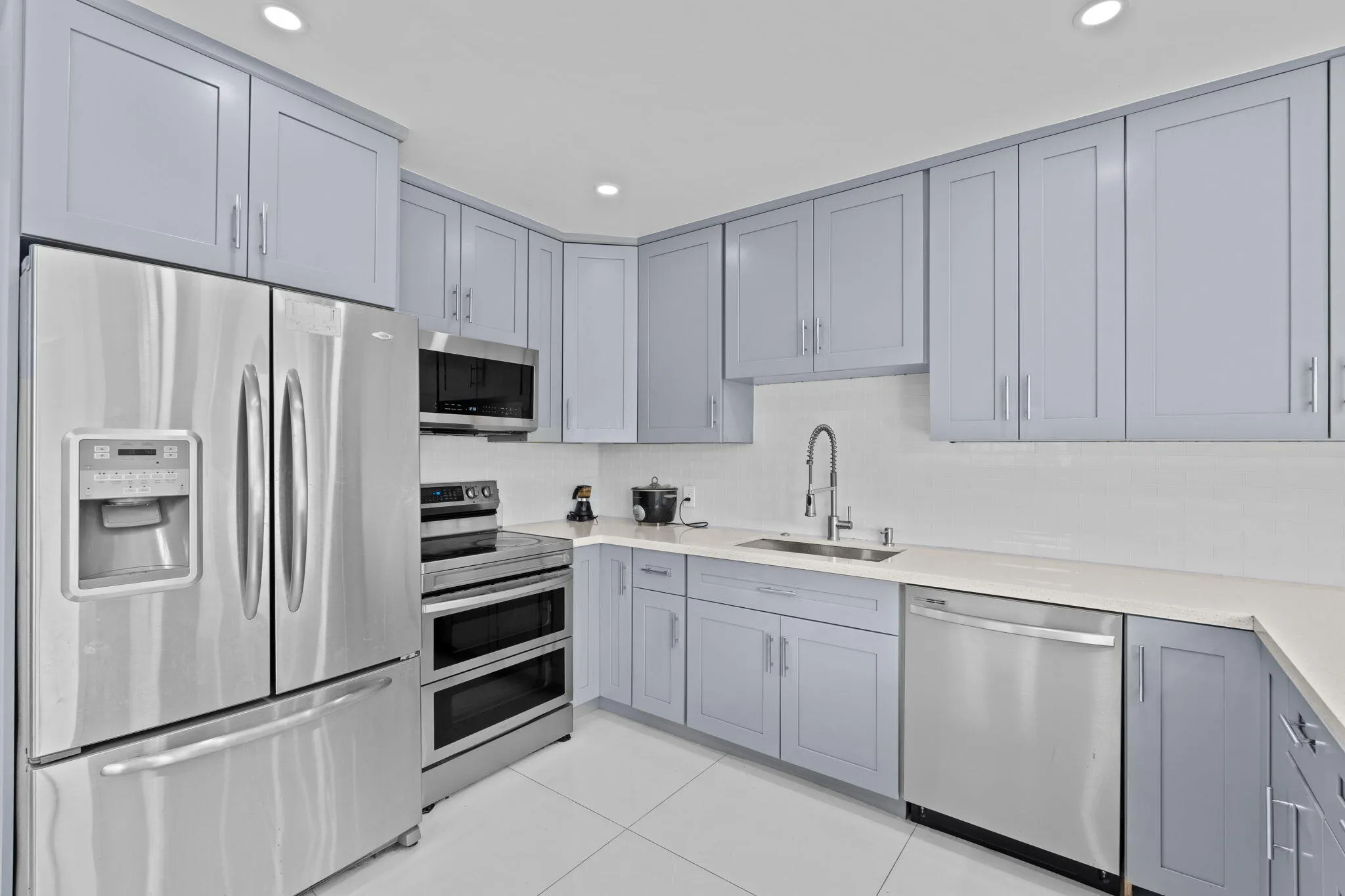 13-web-or-mls-A7402205