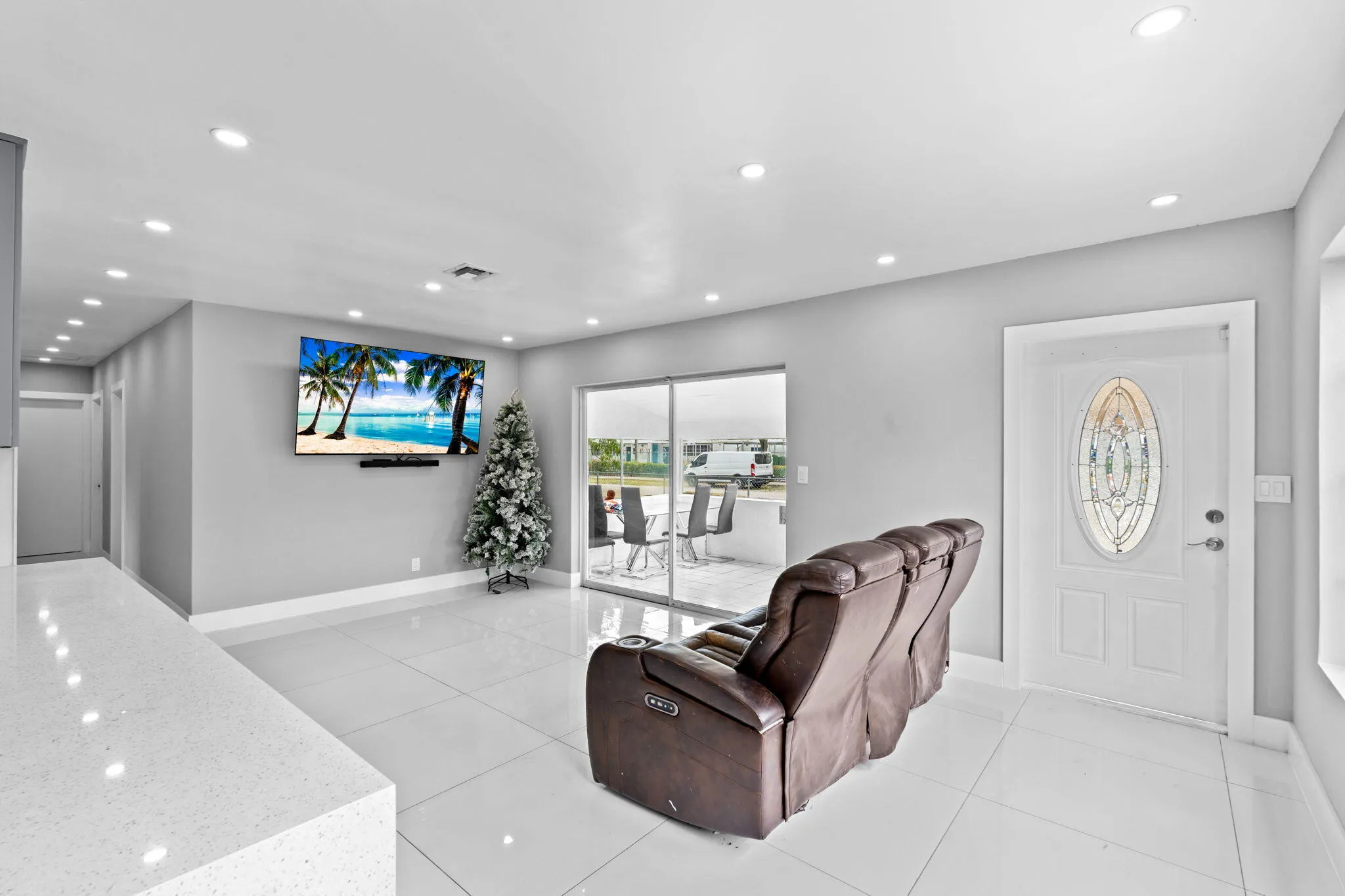6-web-or-mls-A7402211