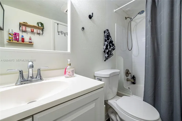 2nd Bathroom