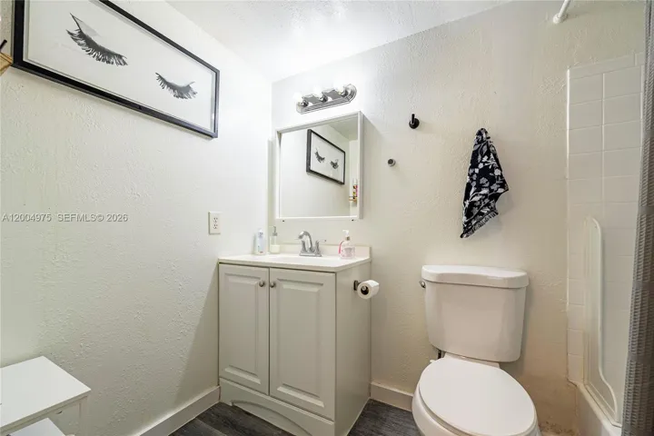 2nd Bathroom