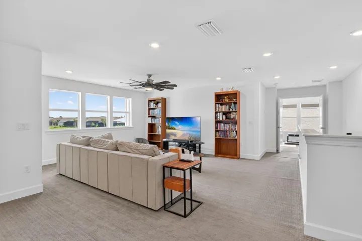 amazing loft area extra space!!