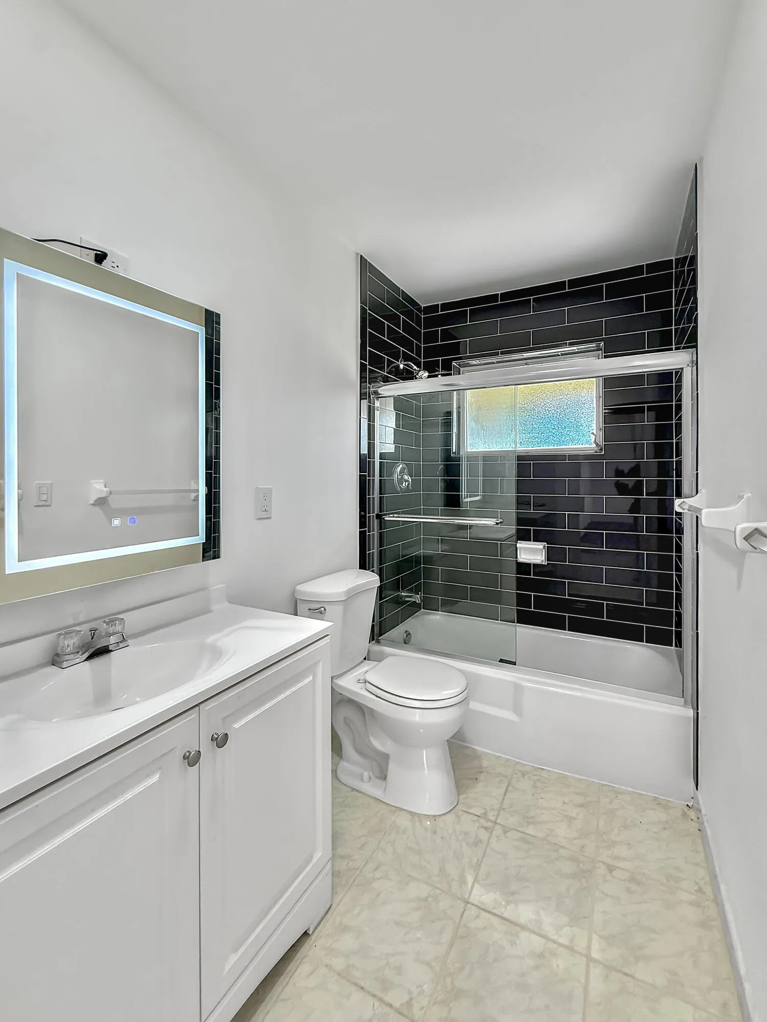 Full Modern Bathroom