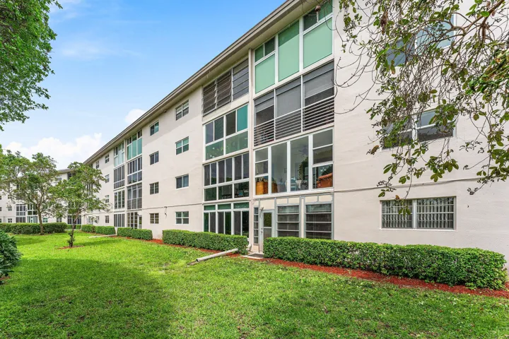 031-3301ArubaWay-C1-CoconutCreek-FL-3306