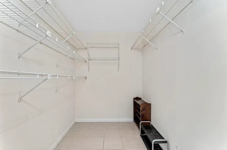 020-3301ArubaWay-C1-CoconutCreek-FL-3306