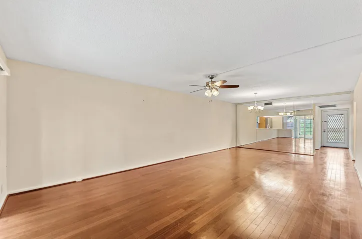 013-3301ArubaWay-C1-CoconutCreek-FL-3306