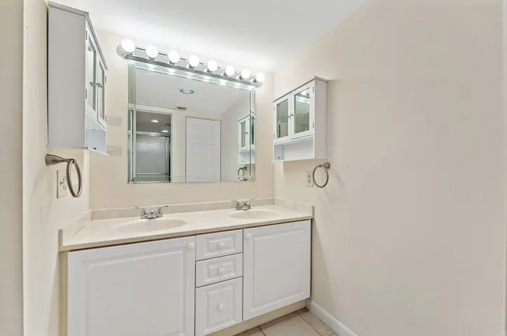022-3301ArubaWay-C1-CoconutCreek-FL-3306