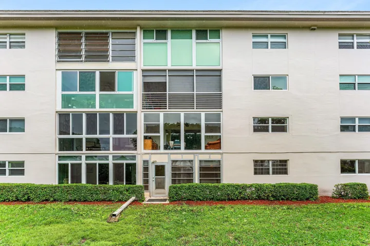 029-3301ArubaWay-C1-CoconutCreek-FL-3306
