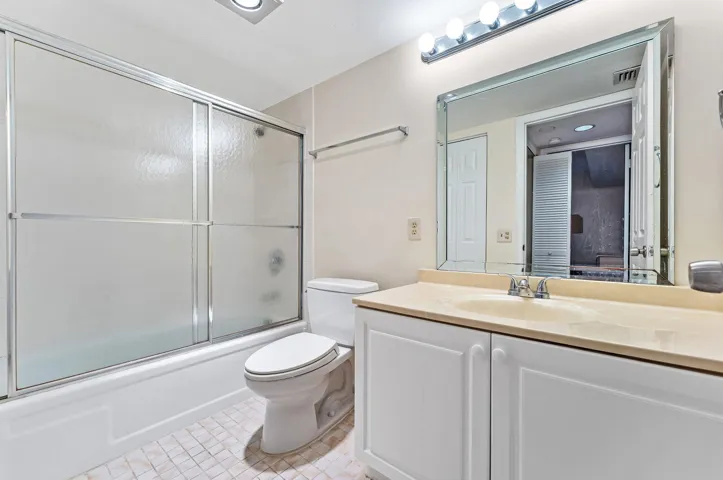015-3301ArubaWay-C1-CoconutCreek-FL-3306