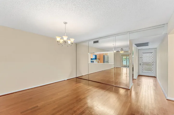 006-3301ArubaWay-C1-CoconutCreek-FL-3306