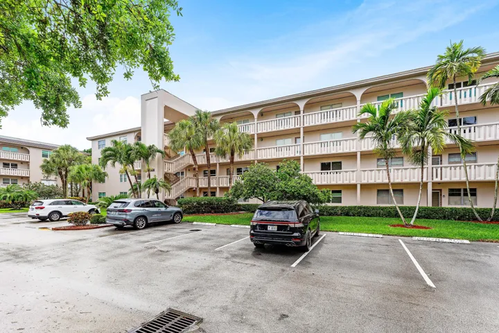 003-3301ArubaWay-C1-CoconutCreek-FL-3306