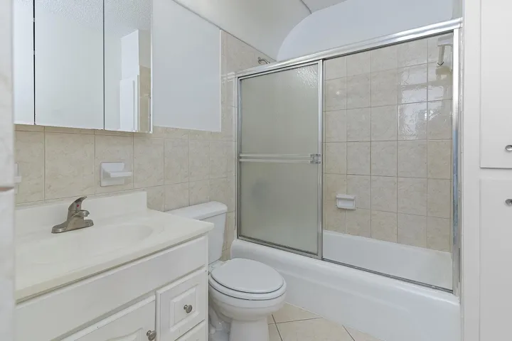 5700 NE 22nd Way - #323 - 024
