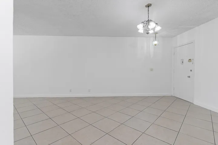 5700 NE 22nd Way - #323 - 012