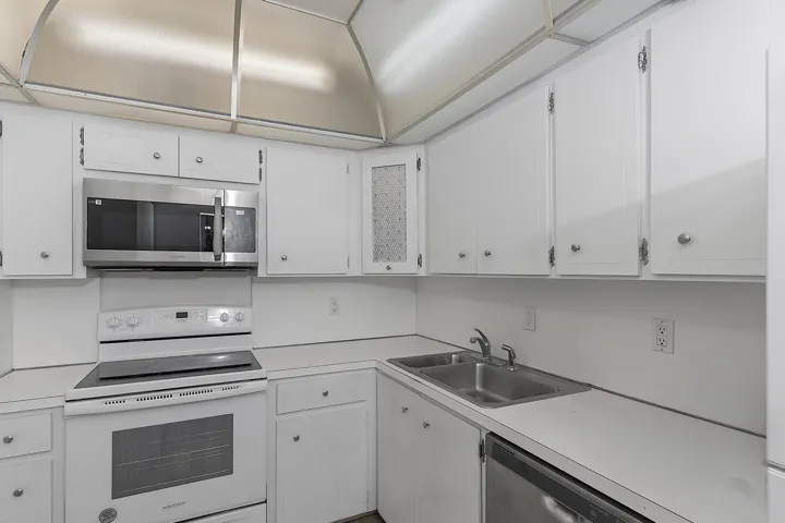 5700 NE 22nd Way - #323 - 028