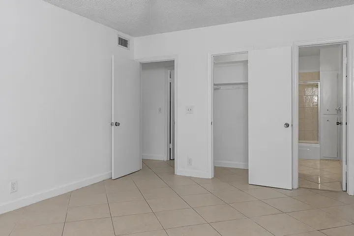 5700 NE 22nd Way - #323 - 022