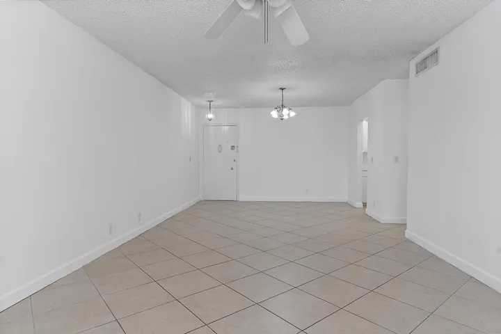 5700 NE 22nd Way - #323 - 010