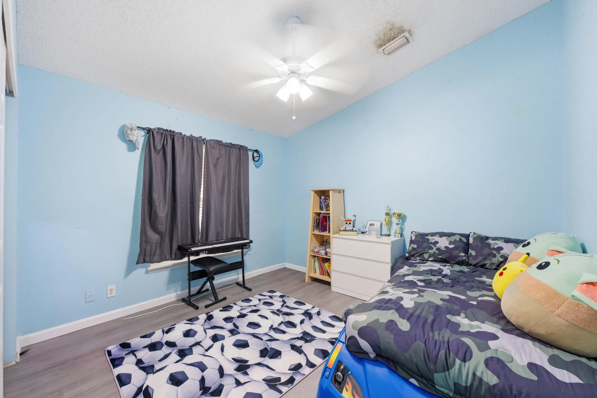 2nd Bedroom