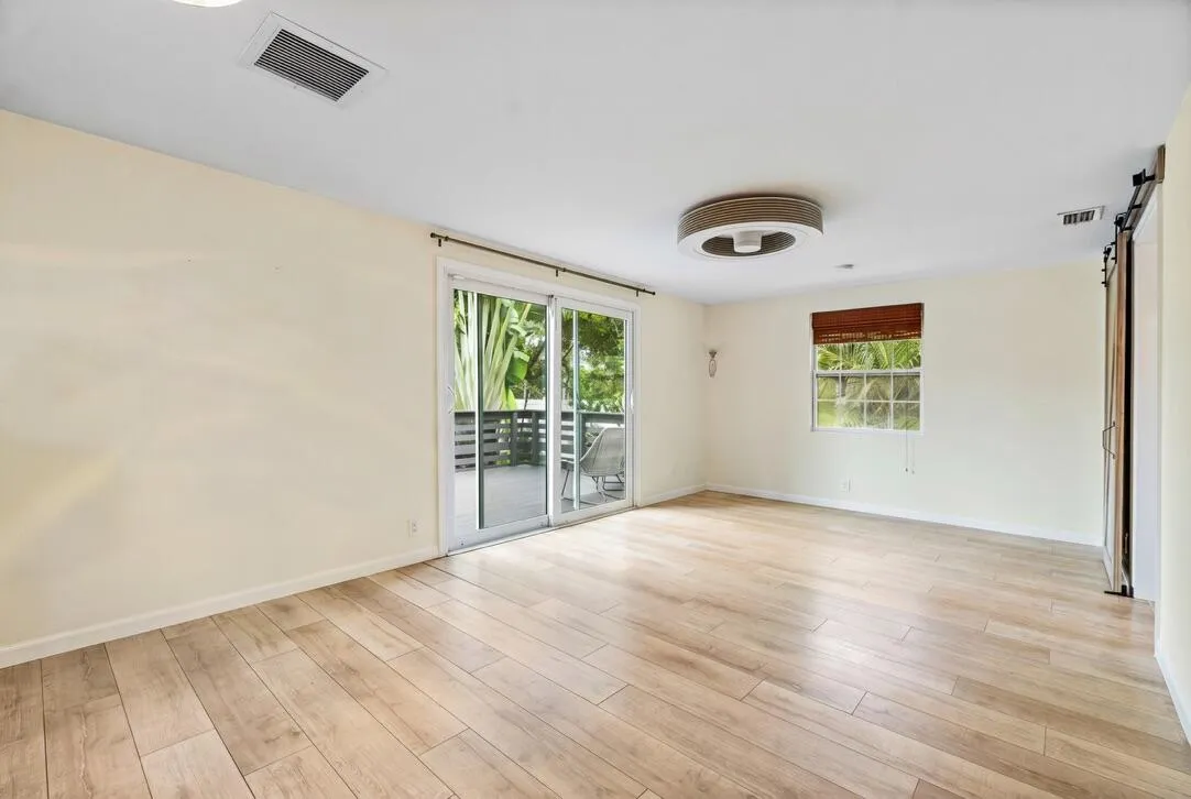 Studio Living Room 2