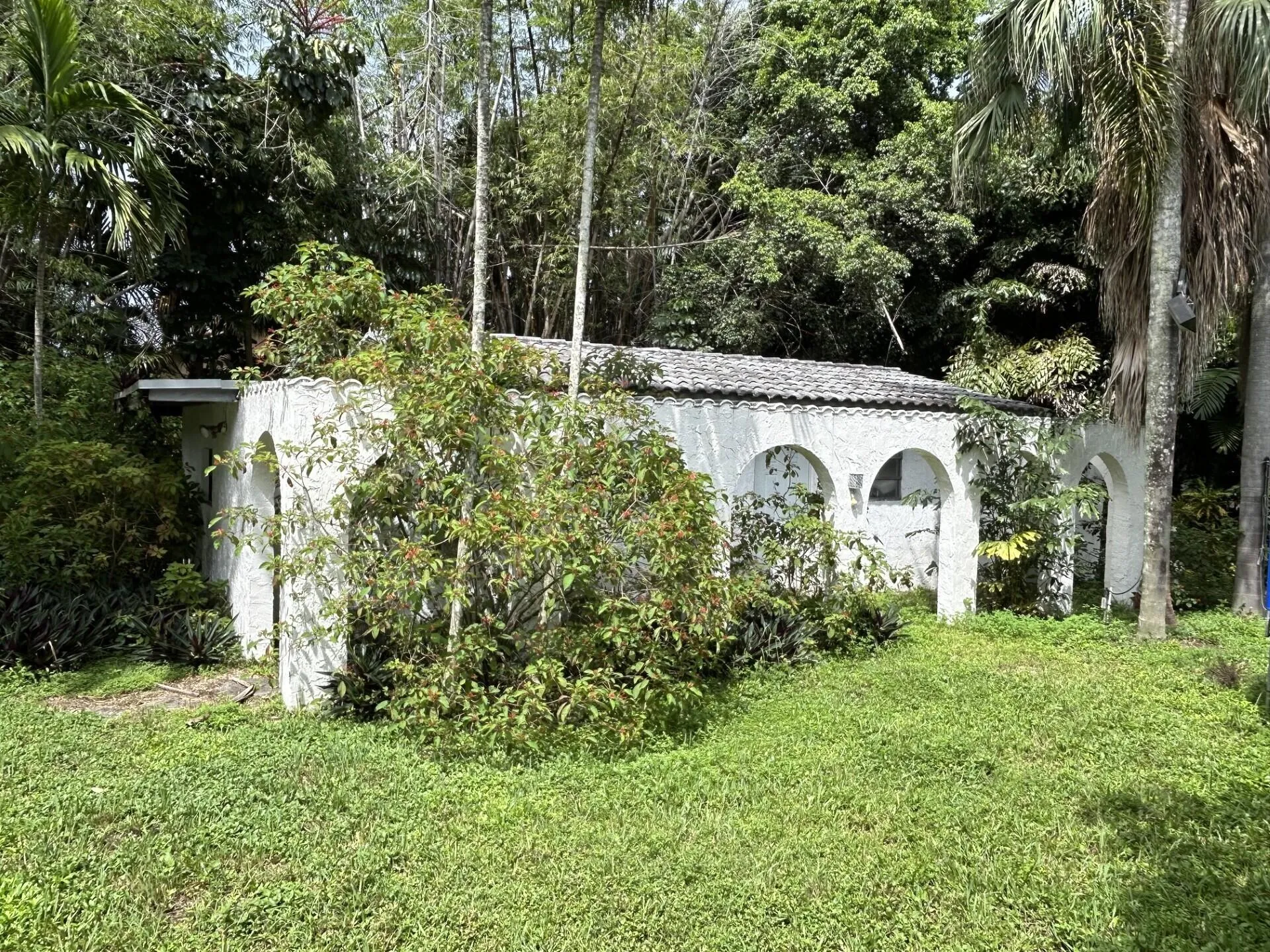11621 rear building