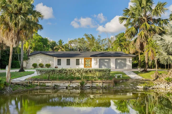 11621 NW 21st Ct-2