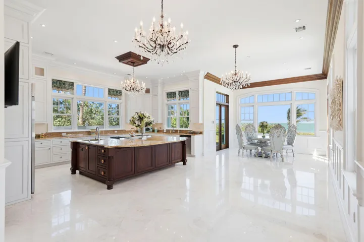 Chefs_Kitchen__Open_Layout_for_Entertain