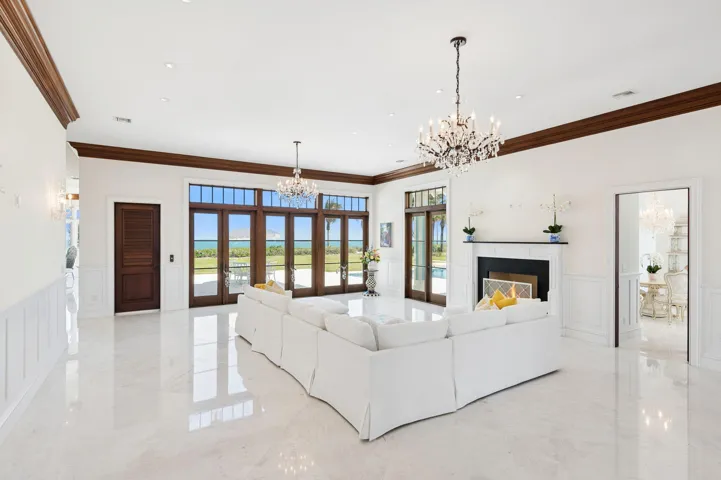 Living_Room__Stunning_Oceanfront_Views__