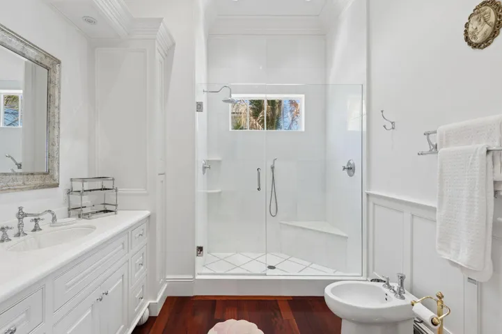 His__Hers_Bath__Sophisticated_Shared_Spa