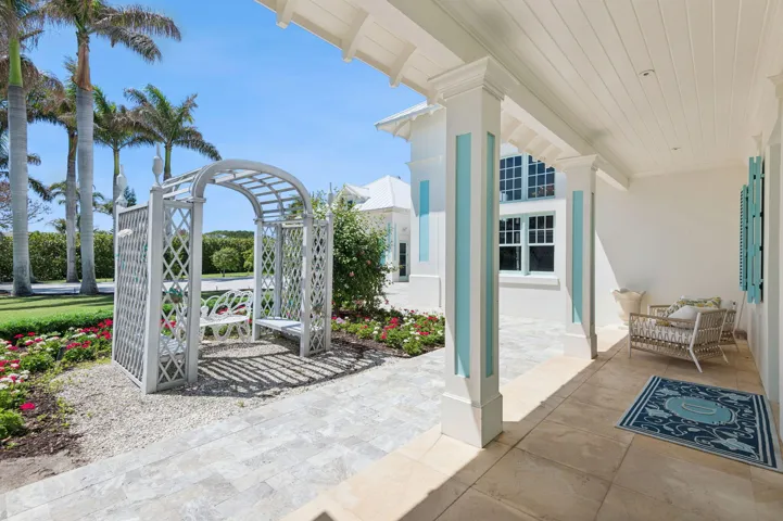 Front_Entry__Welcoming_Covered_Entrance