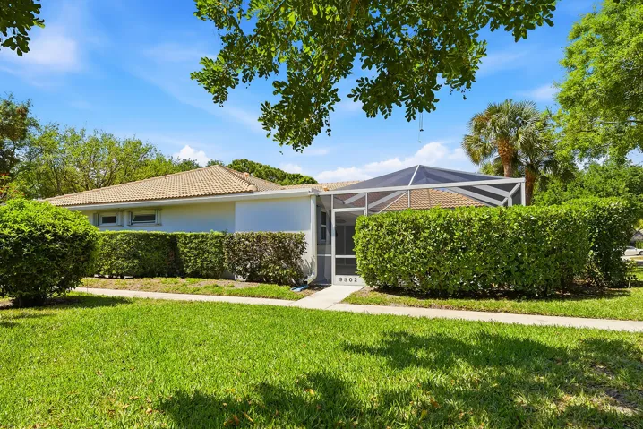 9502-CHAPMAN-OAK-CT-03