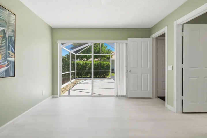 9502-CHAPMAN-OAK-CT-33410-017