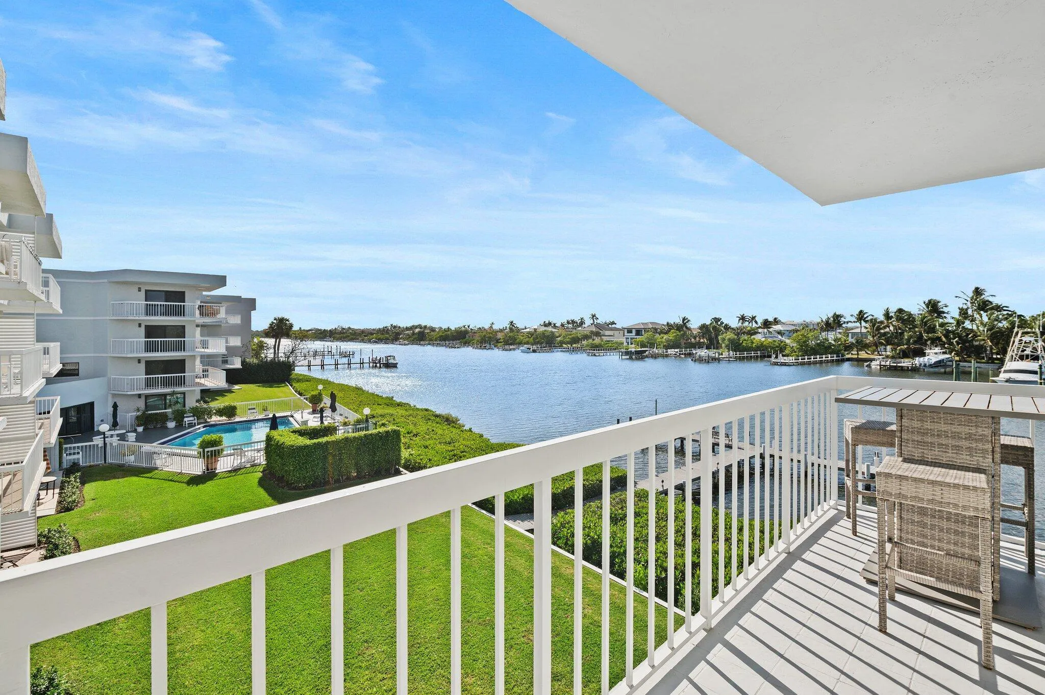 13-web-or-mls-3501-s-ocean-blvd-307