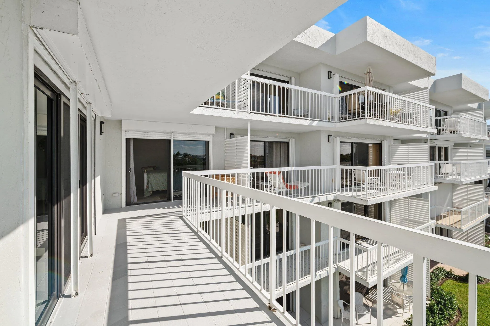 12-web-or-mls-3501-s-ocean-blvd-307