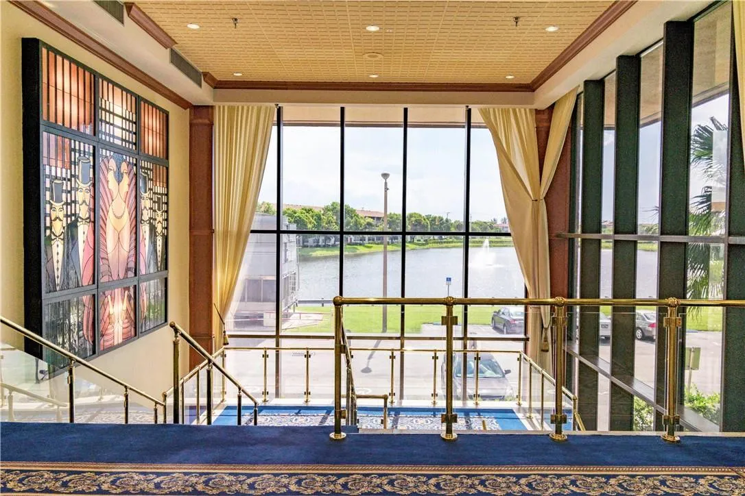 CV Clubhouse Interior