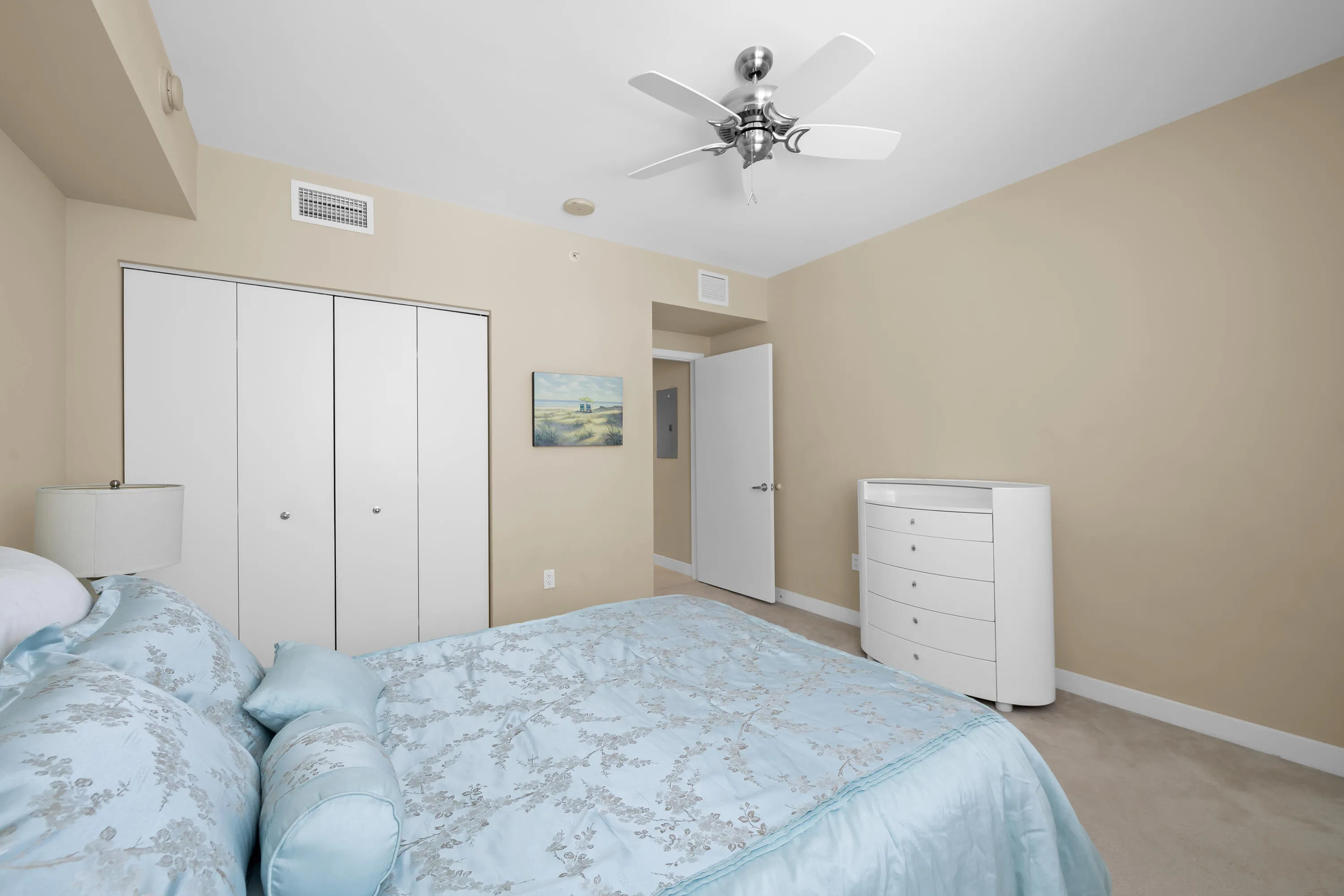 Guest bedroom