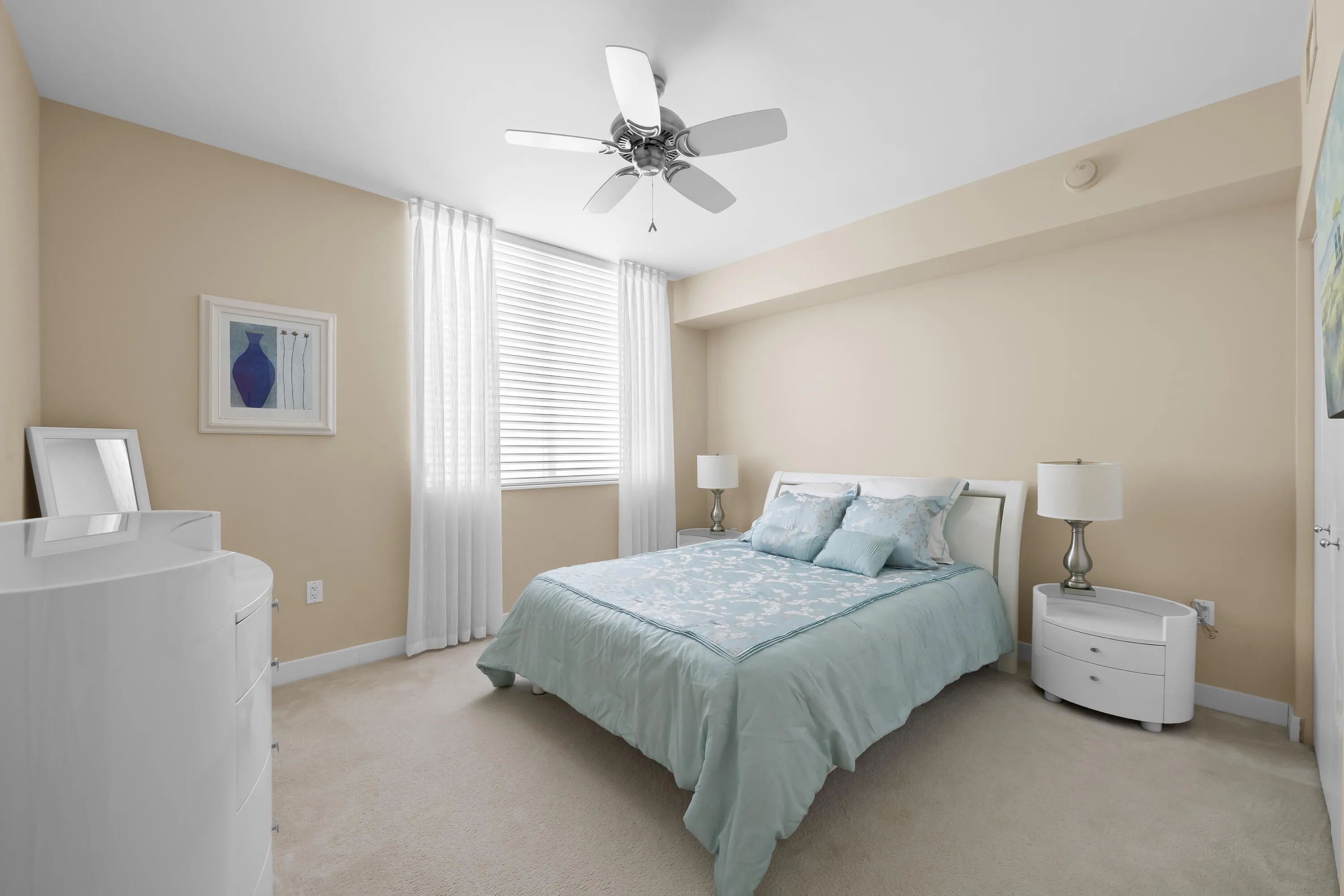 Guest bedroom