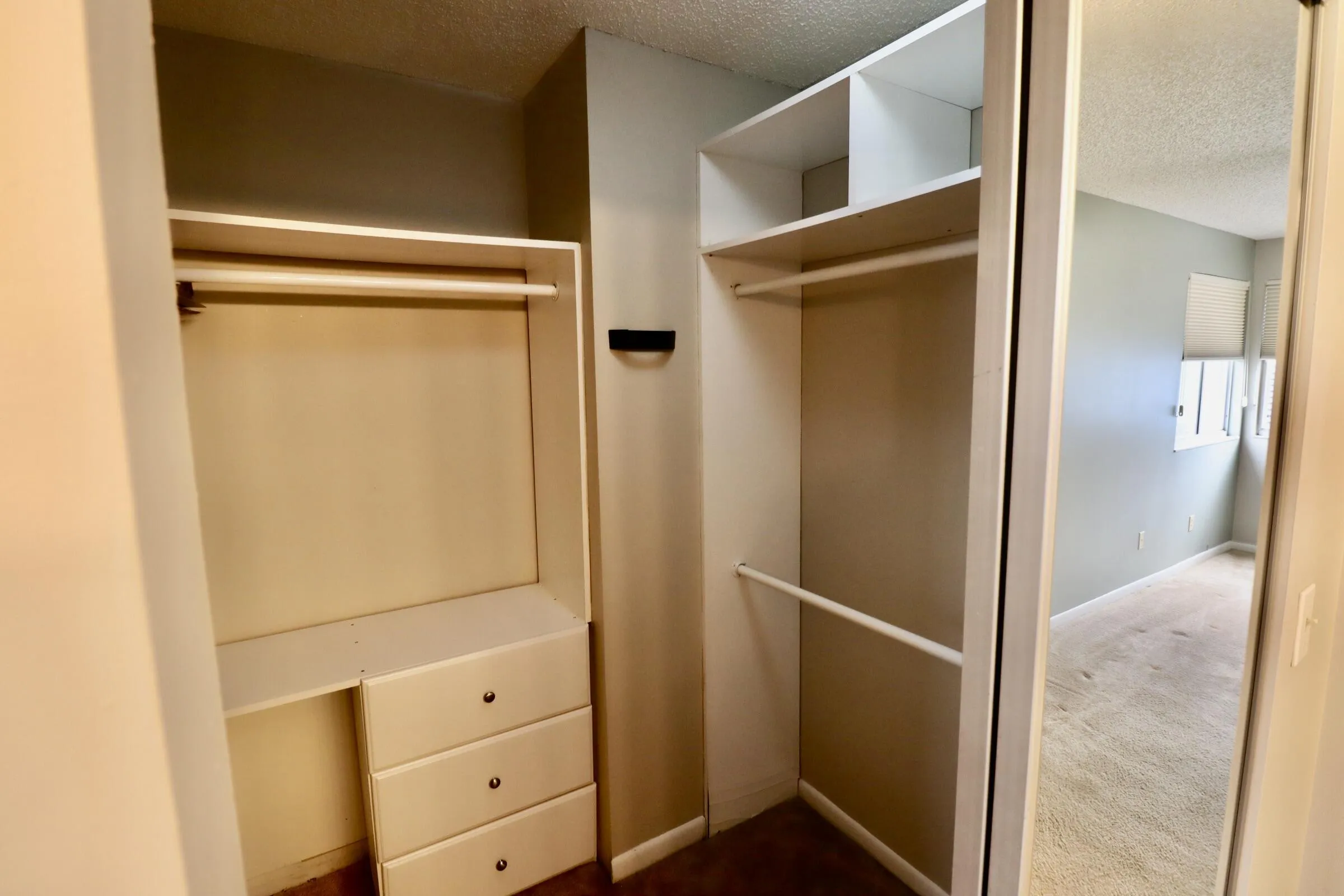 22-Master Closet 1