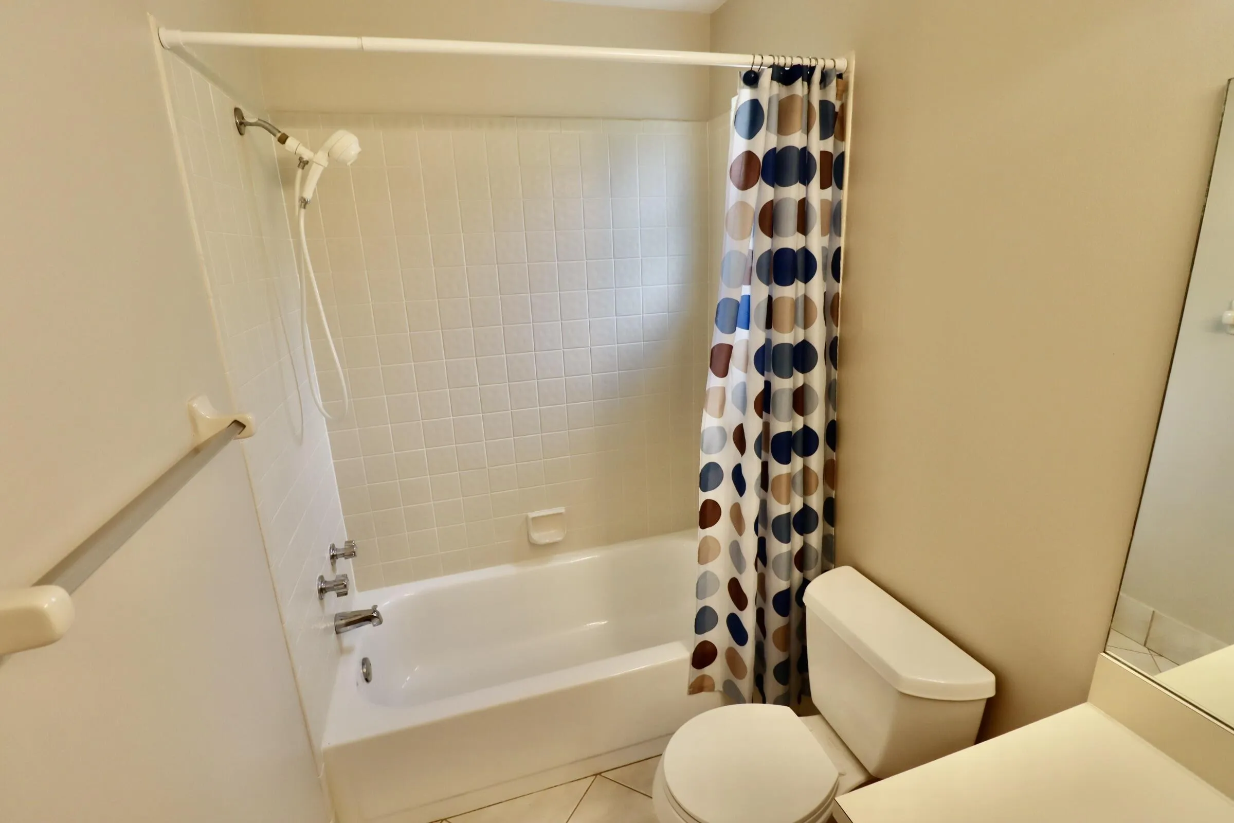 31-Full Bath 2