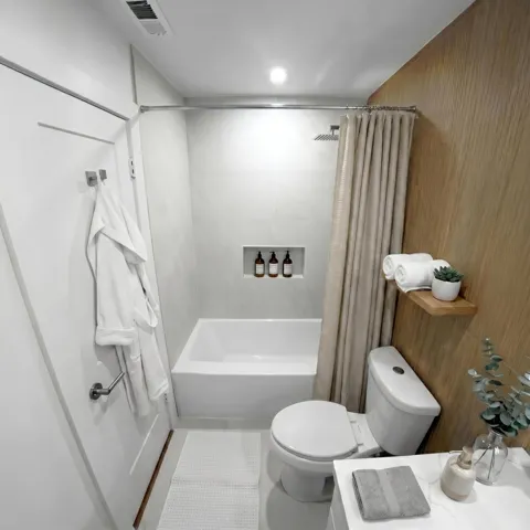 16A Hall Bath Staged