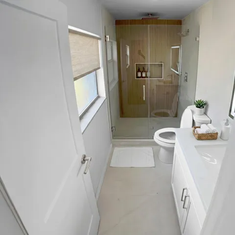 11A Ensuite Staged