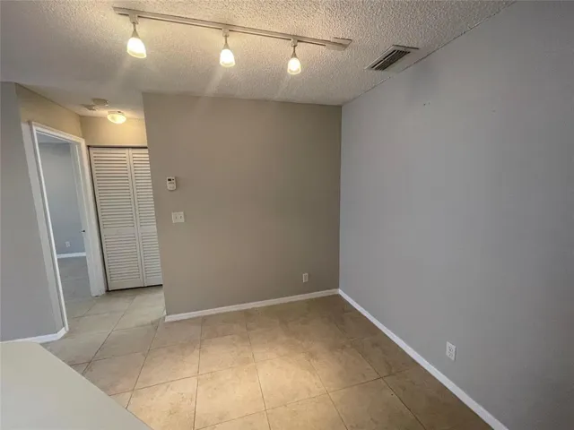 8.dining area