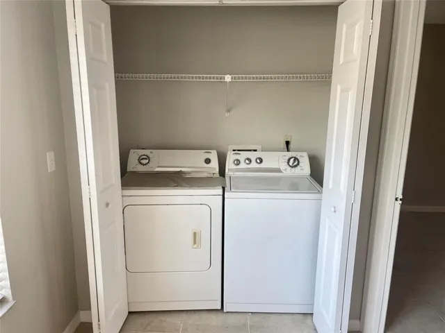 16.washer dryer off den