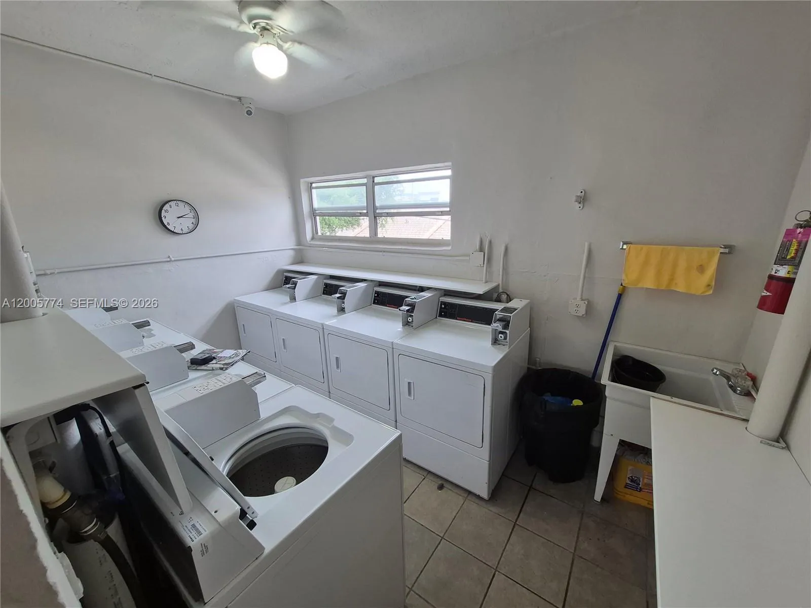 Laundry Room 2º. view - 415 NE 2nd ST - apt 202, Hallandade, FL