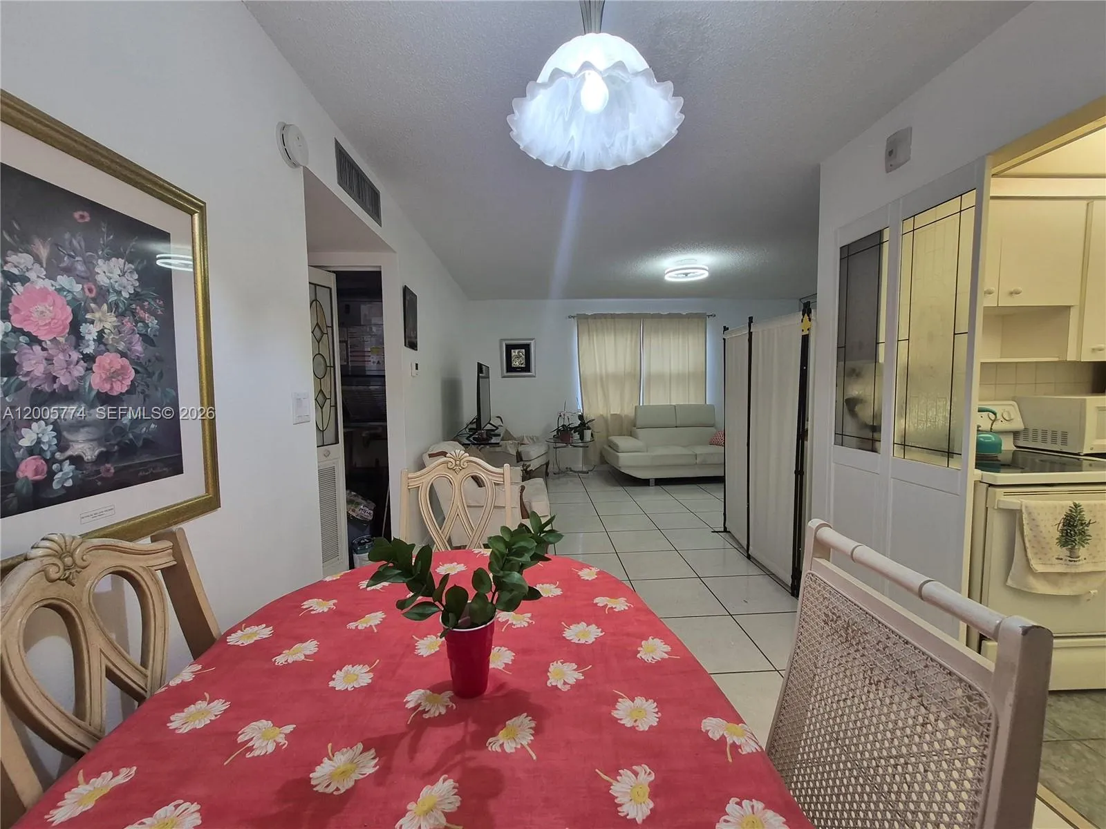 Dining area 2º. view - 415 NE 2nd ST - apt 202, Hallandade, FL