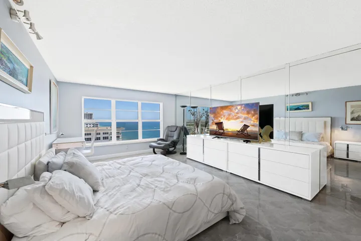 Primary suite