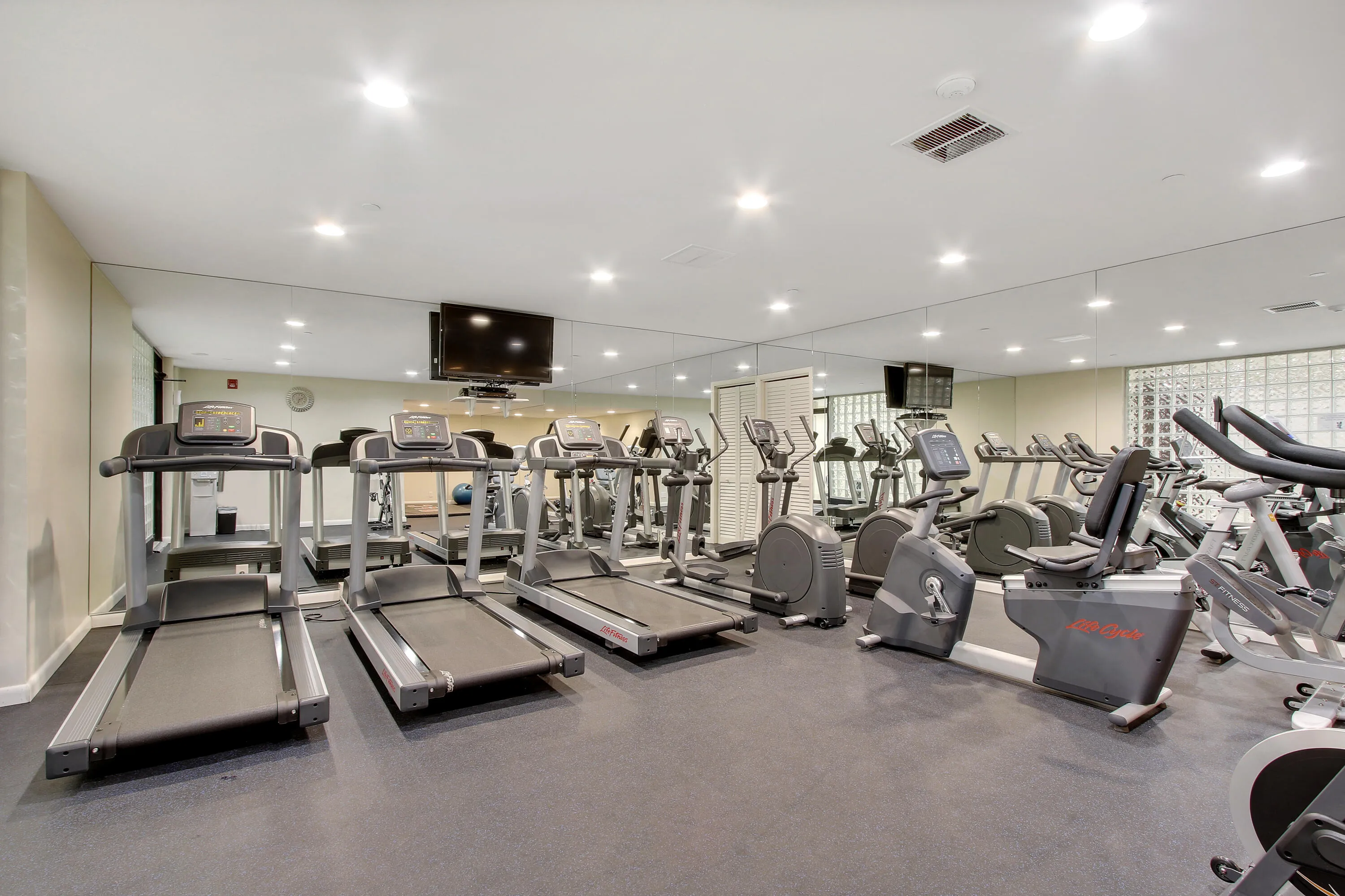 Gym 1