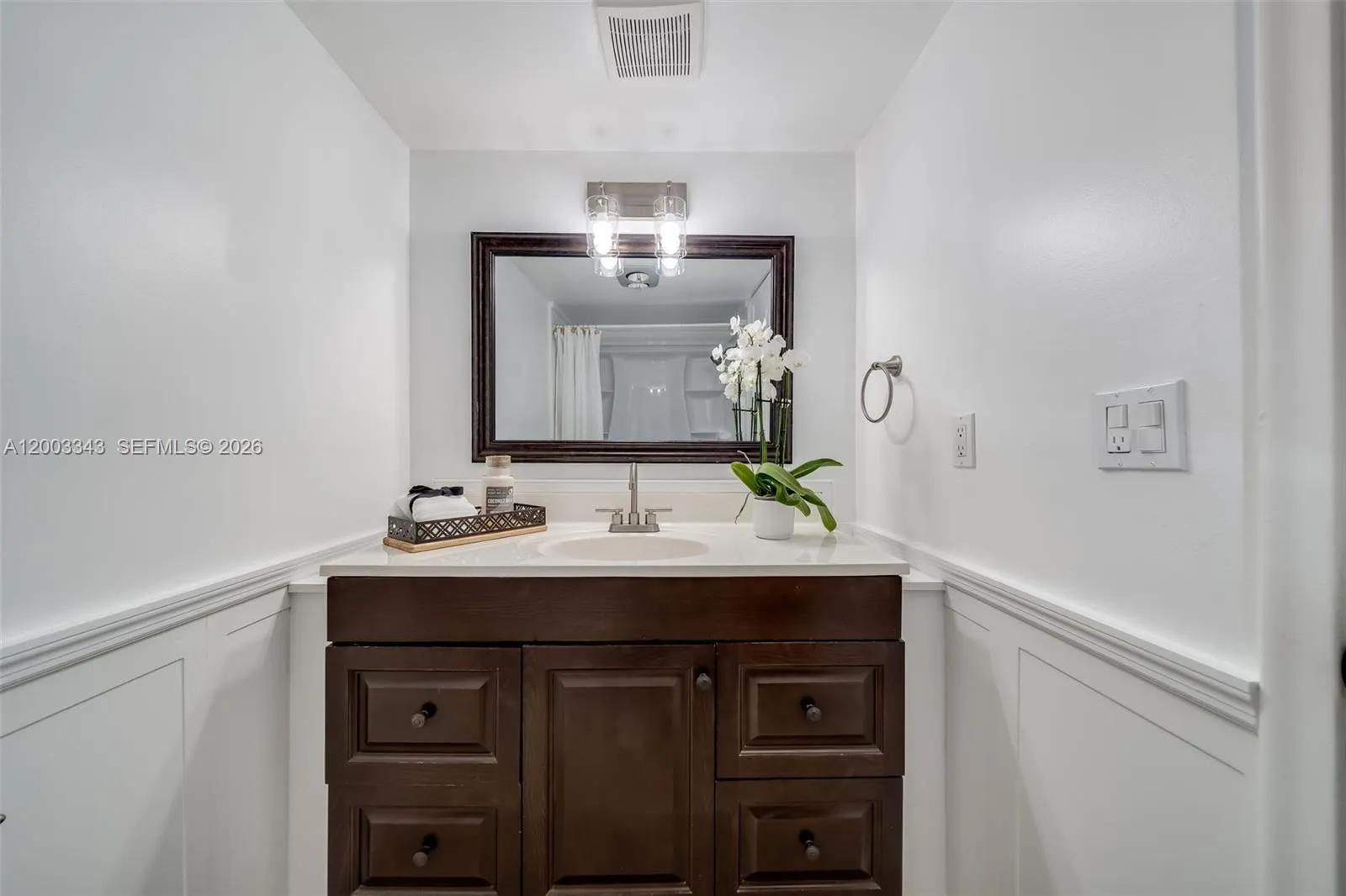 Master Bathroom 4770 NW 21st St #208 Lauderhill, Fl
