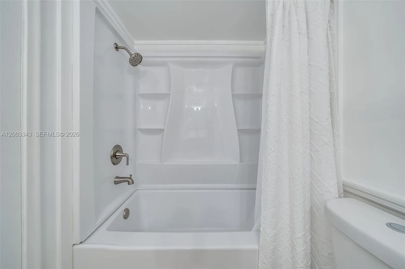 Master Bathroom 4770 NW 21st St #208 Lauderhill, Fl