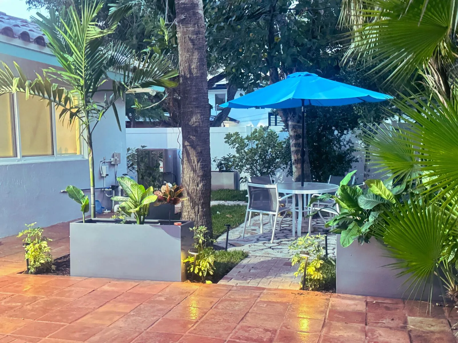 second outdoor dining area